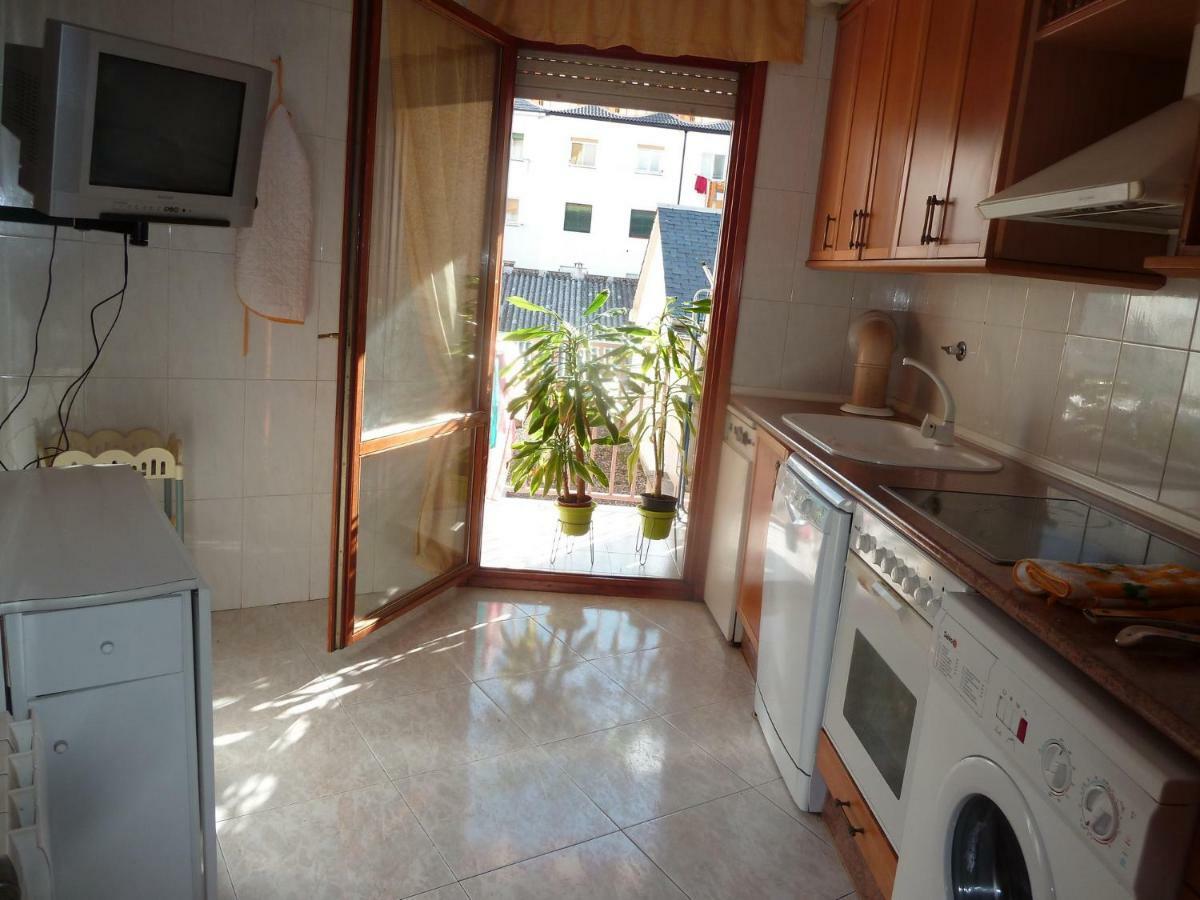 Ferienwohnung Piso Grande En El Centro De Jaca Con Wifi Y Garaje Exterior foto